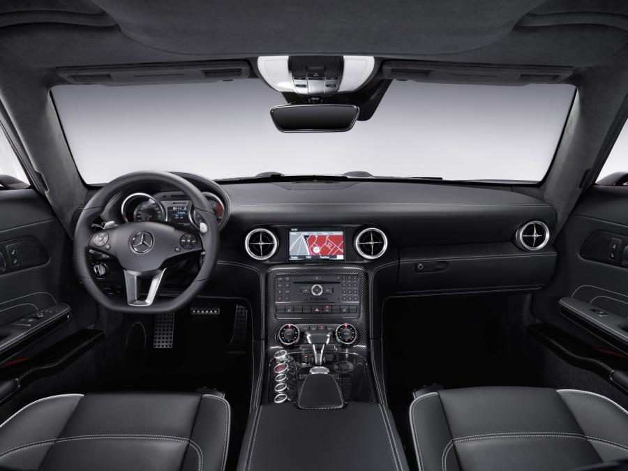  Mercedes-Benz SLS AMG 2010 года  (фото 6 из 526)